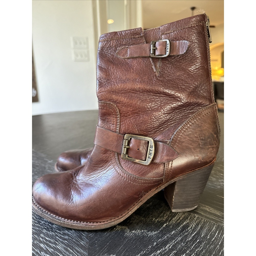 FRYE‎ Veronica Short Boots Women Distressed Brown Leather MOTO Engineer Buckle 9
